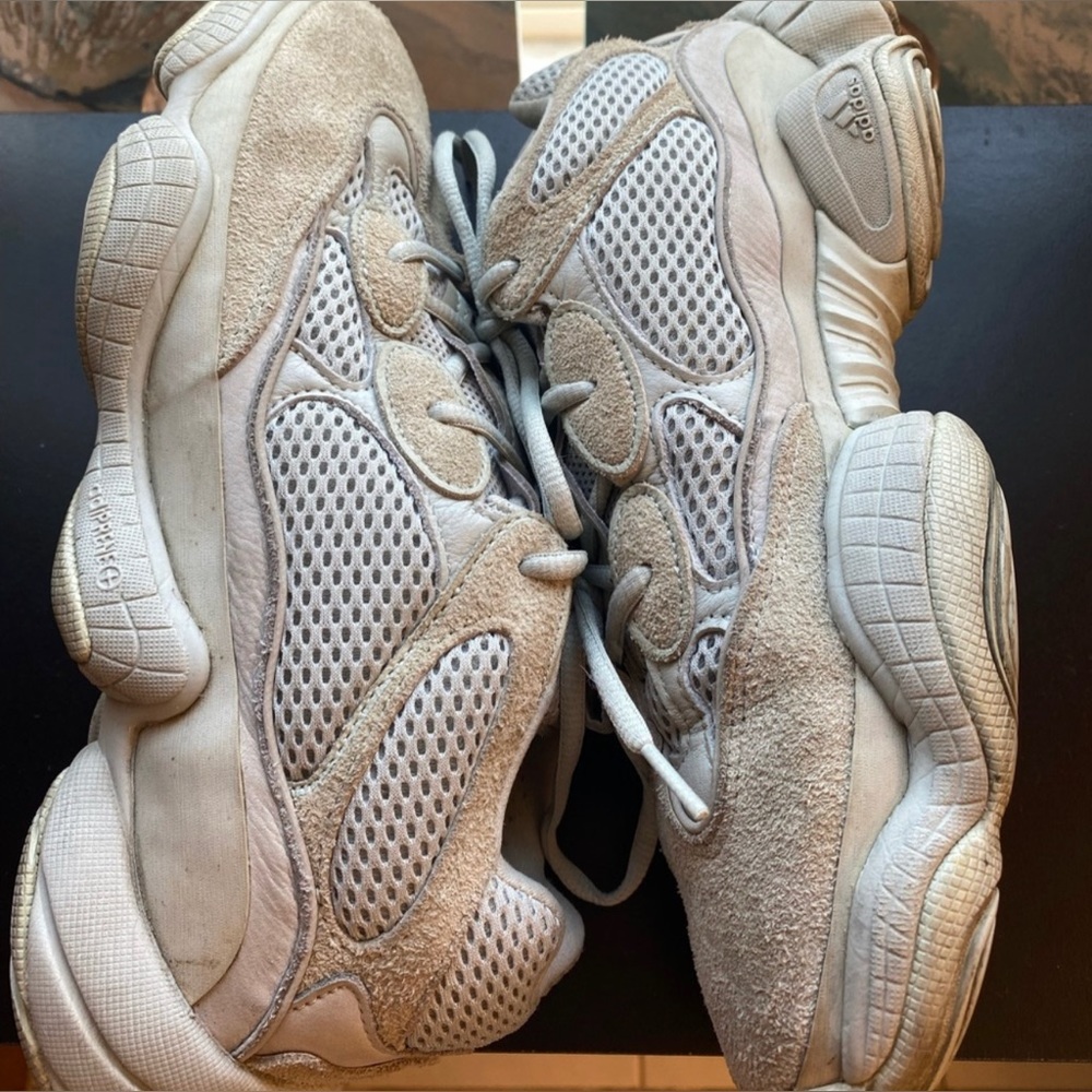Adidas Yeezy 500 - Picture 3 of 5